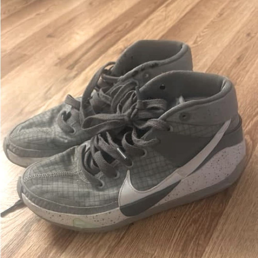 Nike boys basketball shoes